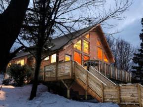 Relax at The Mountaintop Chalet